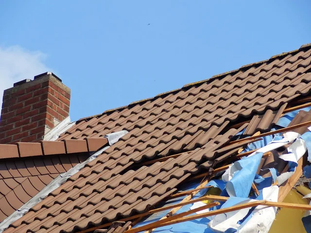 storm, storm damage, roof, roof tiles, hurricane, thunderstorm, autumn storm, lightning strike, damage, insurance, storm damage, storm damage, storm damage, storm damage, storm damage, hurricane. Business interruption coinsurance explained with a step-by-step US example
