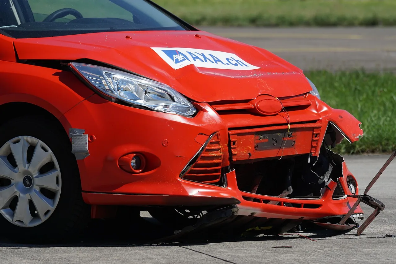 crash test, collision, rear-end collision, 60 km h, diversion, liability, insurance, mobile, smartphone, car insurance, insurance, insurance, insurance, car insurance, car insurance, car insurance, car insurance, car insurance. Insurance by Industry: What Actually Decides Your Risk
