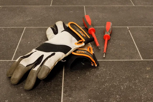 occupational safety, protection, gloves, working gloves, protective gloves, screwdriver, craft, handyman, work, workers, construction site, gloves, gloves, gloves, gloves, gloves, working gloves, working gloves, working gloves, handyman, handyman, construction site. What OSHA and state workers comp rules mean for your commercial coverage package